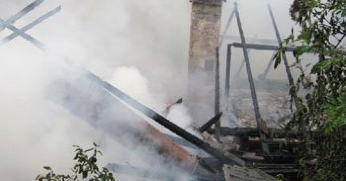 Skomielna Czarna: Piorun trafił dom, który całkowicie spłonął