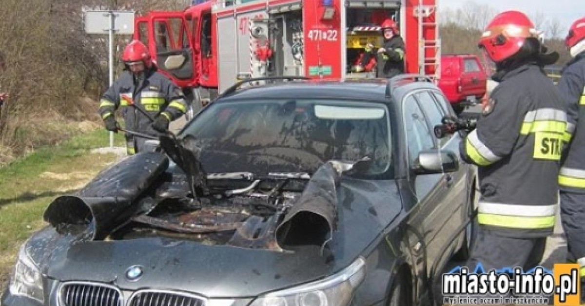 Myślenice: Samochód zapalił się w trakcie jazdy