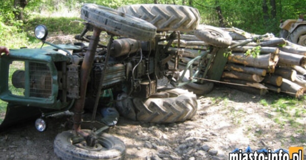 Jasienica:  Wypadek ciągnika w lesie. Zginął człowiek