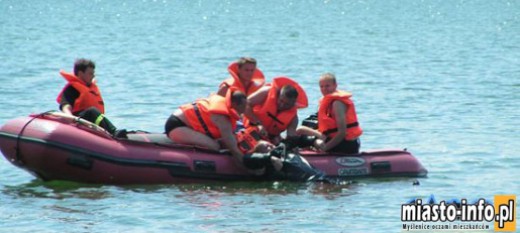 Brzączowice: Strażacy ćwiczą na jeziorze dobczyckim