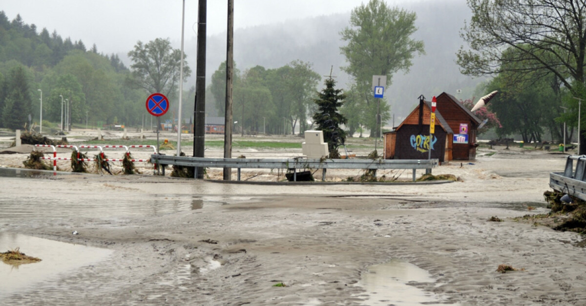 WIELKA WODA 2014: Wspólnie tworzymy raport powodziowy z powiatu