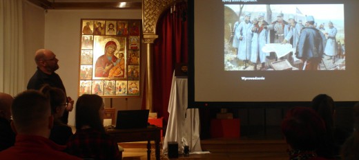 Wykłady i dyskusje na temat historii w Domu Greckim