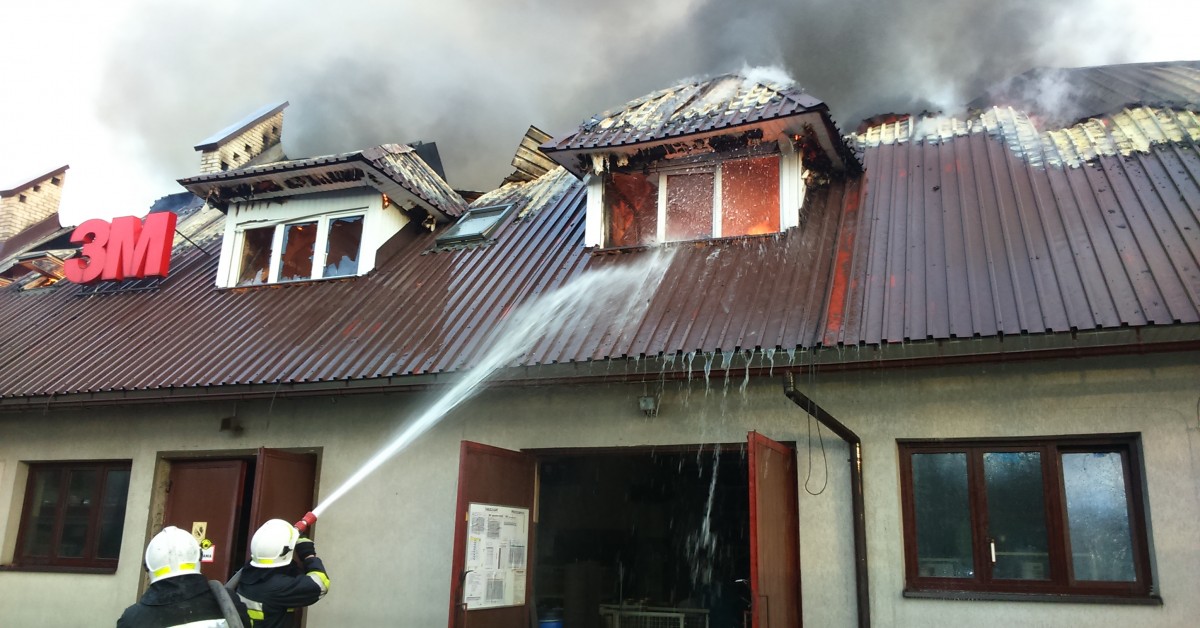 Skomielna Biała: Pożar fabryki trwał prawie 10 godzin