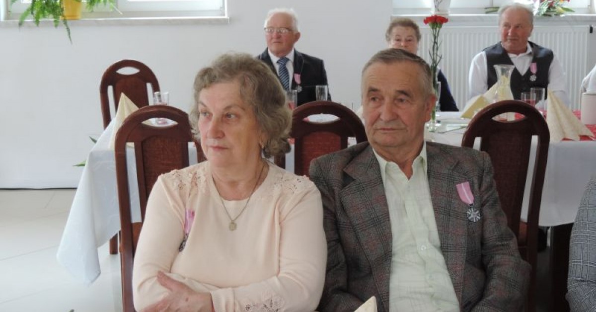 Sułkowice: Przeżyli razem 50 lat. Odebrali medal z rąk burmistrza 