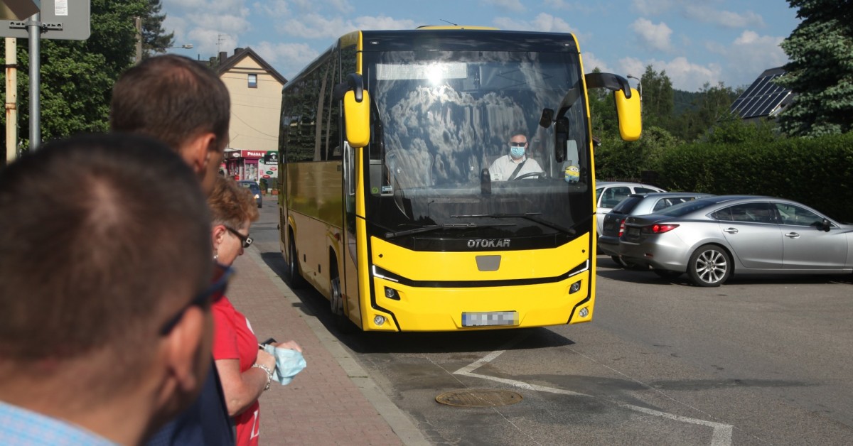 Żółte autobusy dojechały do ściany. Trasę Myślenice-Kraków będą obsługiwać do końca września