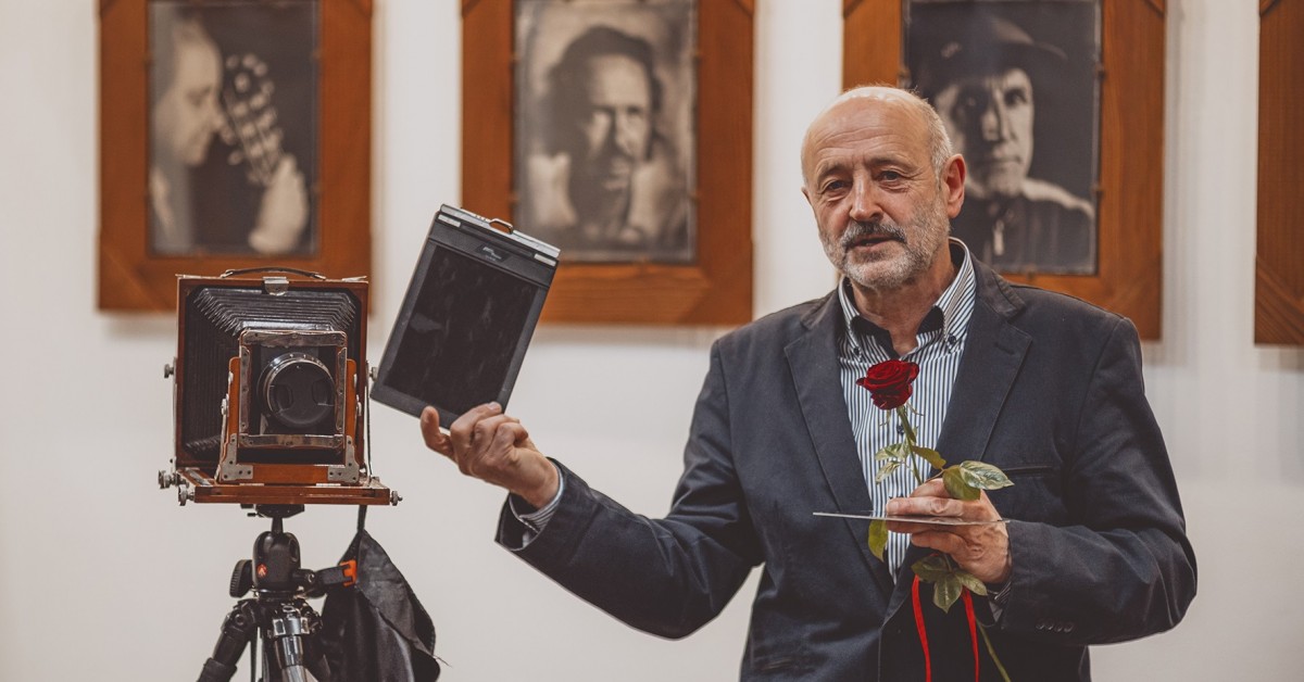 Stanisław Jawor wraca z kolejnym projektem. Tym razem prezentuje portrety myślenickich muzyków wykonane ponad stuletnią techniką