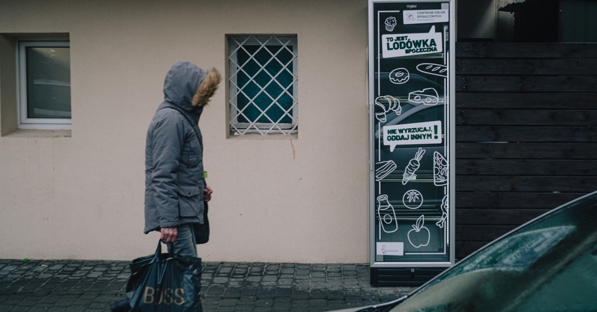 Myślenice Przy Kamienicy Obońskich stanęła lodówka społeczna Jak to