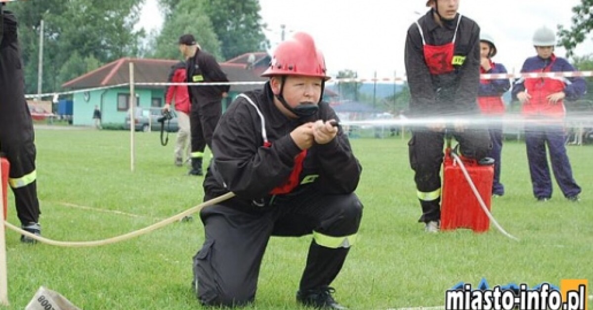 Droginia: VII Powiatowe Zawody Młodzieżowych Drużyn Sportowo - Pożarniczych