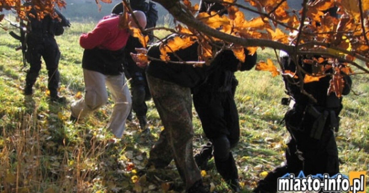 Kilkugodzinny pościg za bandytami przez dwa powiaty 