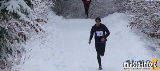 Zarabie: Zimowy bieg na górę Chełm [wideo]