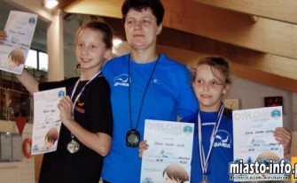 Pływanie: Dwa złote i dwa brązowe medale dla zawodniczek z Myślenic