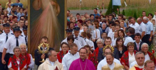 Osieczany: Peregrynacja obrazu Jezusa Miłosiernego i  relikwii św.Faustyny i bł.Jana Pawła II