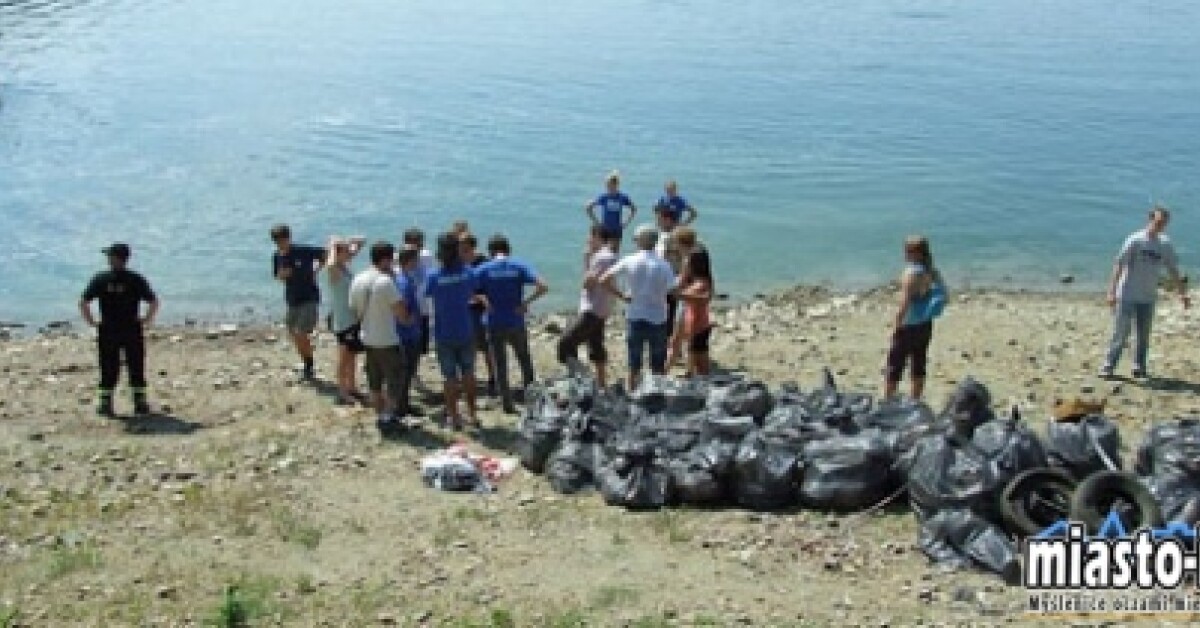 Dobczyce: Sprzątanie brzegów zalewu dobczyckiego 2012 [WIDEO]