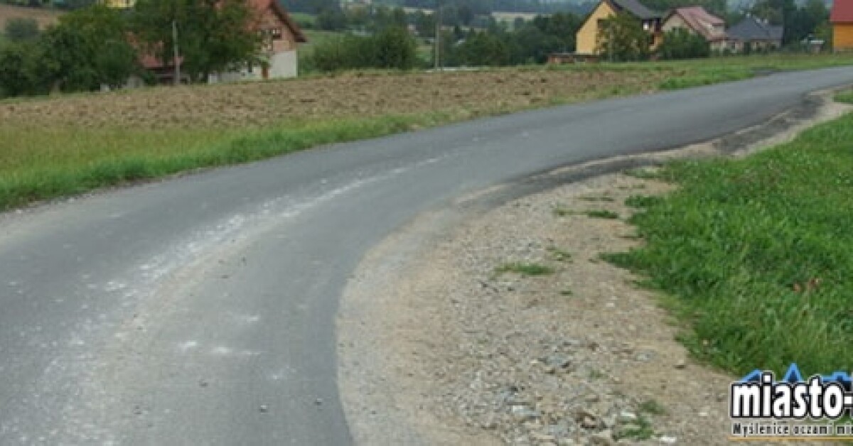 Glichów: Zakończono remont drogi Glichów-Podlesie
