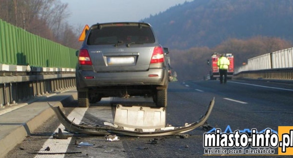 Stróża: Karambol na zakopiance, 3 osoby poszkodowane