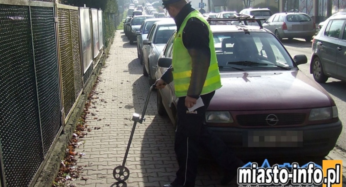 Myślenice, ul. Ogrodowa: 20 mandatów za nieprawidłowe parkowanie