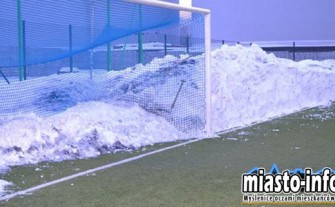 Piłka nożna V liga: Nie będzie walkowera, ale Orzeł zapłaci karę za śnieg na boisku