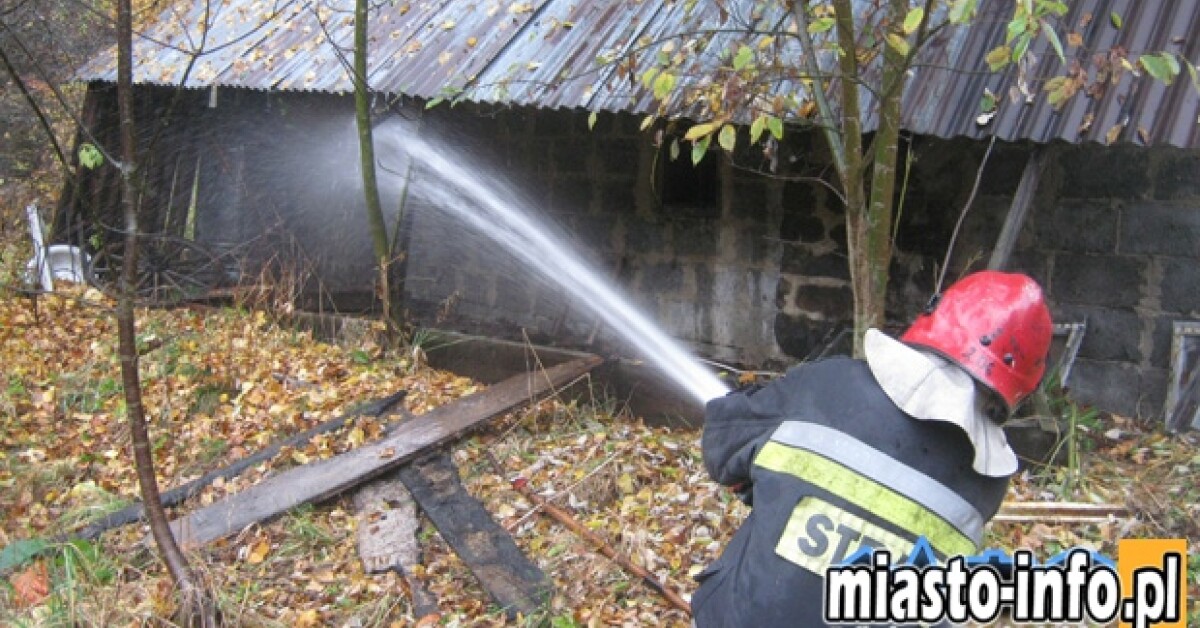 Kobielnik gmina Wiśniowa: Pożar stodoły w opuszczonym gospodarstwie