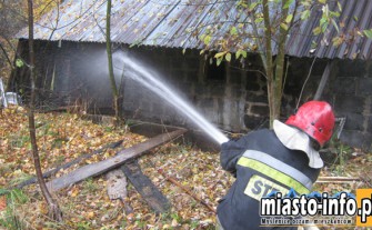 Kobielnik gmina Wiśniowa: Pożar stodoły w opuszczonym gospodarstwie