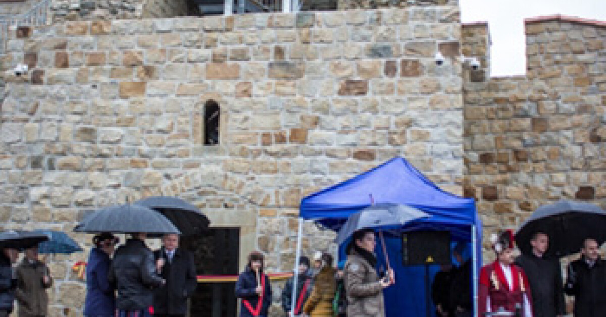Dobczyce: Zrekonstruowali basztę i mur zabytkowego zamku