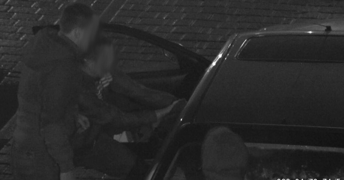 Dobczyce: Całą bandą napadli na kierowcę i pasażera samochodu w centrum miasta