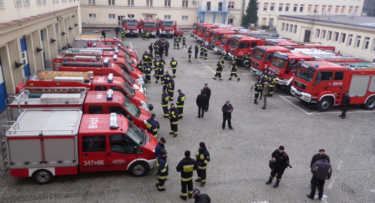 Strażacy odebrali kluczyki do wozów bojowych. 3 trafiły do powiatu myślenickiego