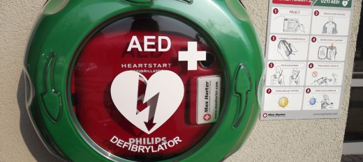 To urządzenie może uratować komuś życie: 5 defibrylatorów w powiecie 