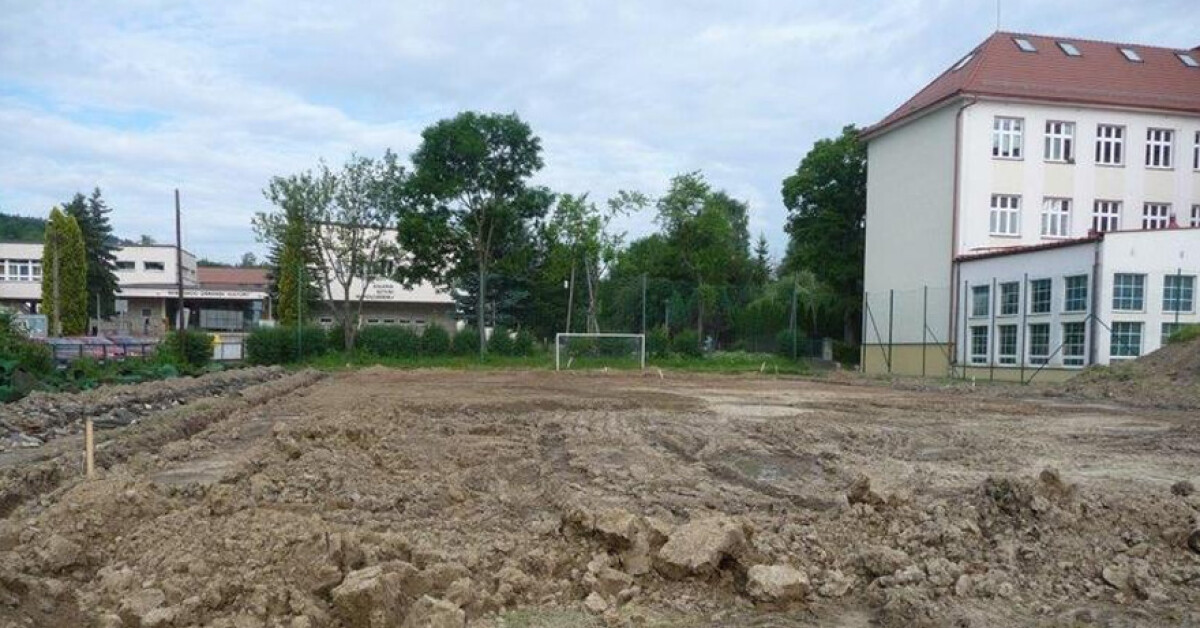 Myślenice, Dobczyce: Przy szkołach powstają nowe boiska 
