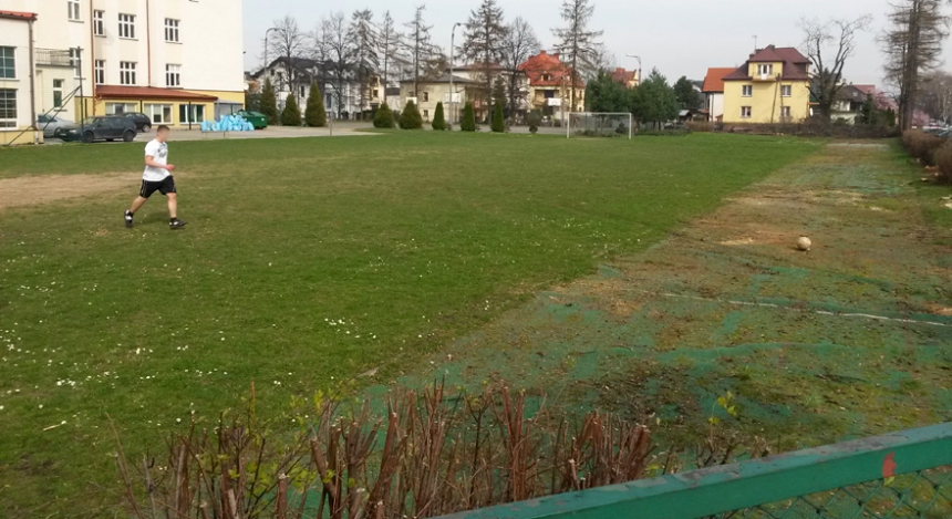 Tak wyglądało boisko przy Liceum Ogólnokształcącym im. Tadeusza Kościuszki jeszcze kilka miesięcy temu