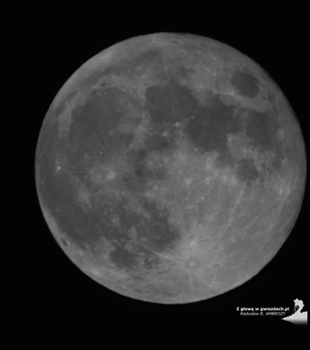 Księżyc. Zdjęcie wykonane teleskopem Maksutowa