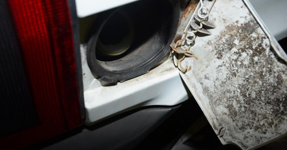 Osiedle Tysiąclecia: Kradli benzynę z samochodów