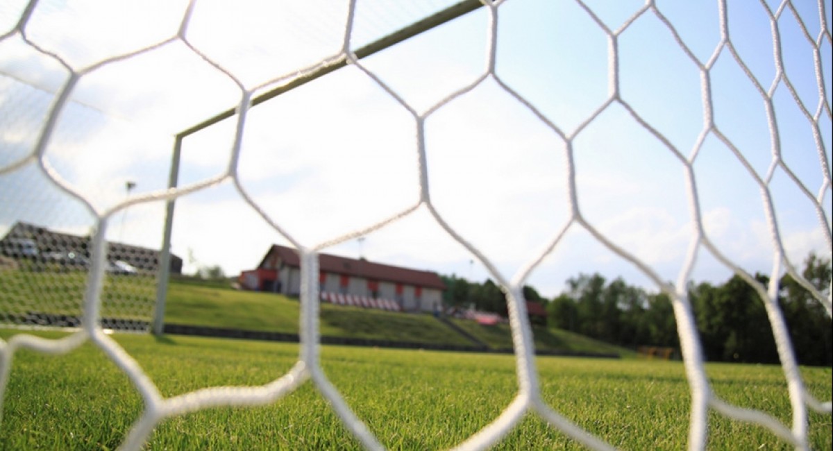 Piłka nożna V liga: W niedzielę Orzeł zagra o utrzymanie w lidze