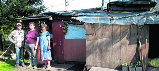 Węglówka: Od 20 lat mieszkają w baraku. Ruszyła zbiórka na dom