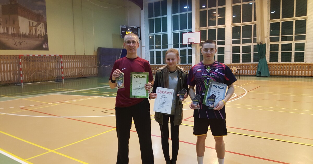 Badmintonie: Otwarte Mistrzostwa Tarnowa 2 i 3 miejsca dla TKKF