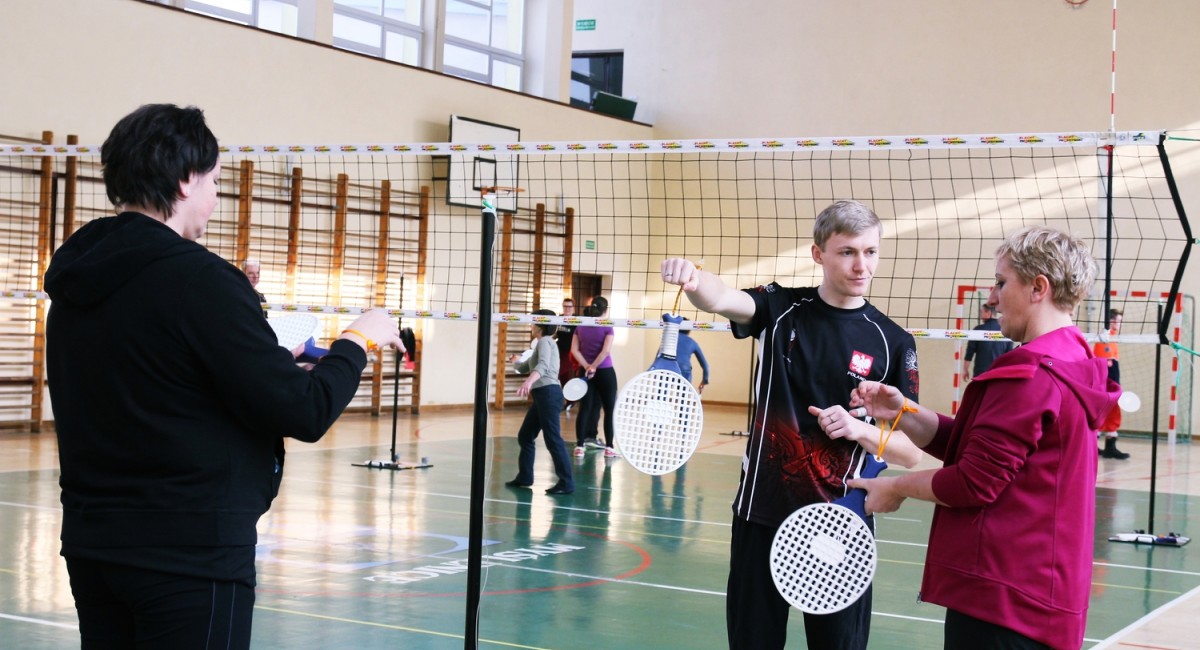 Myślenice: Seniorzy grają w speed-ball