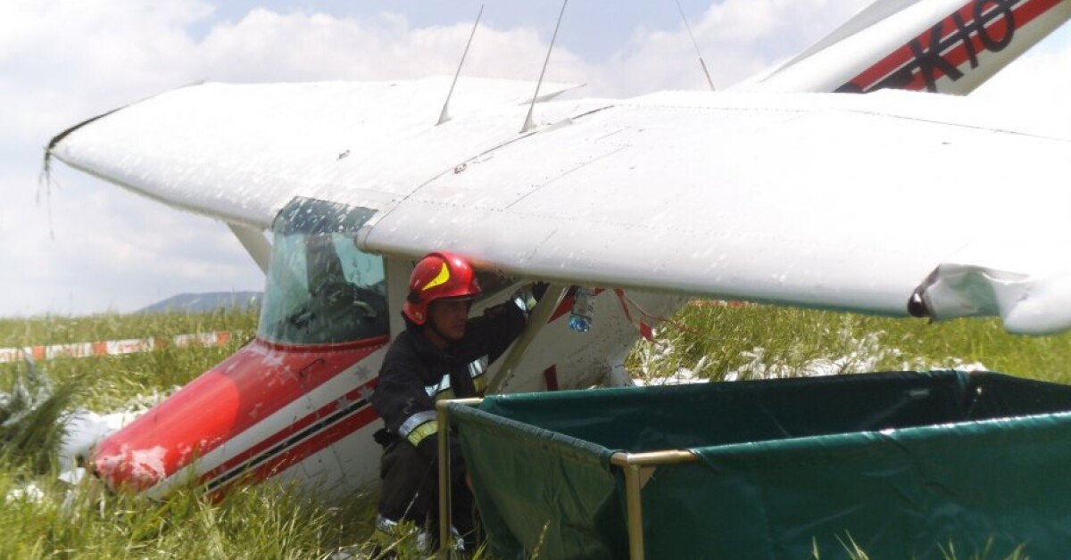 Lubień: Samolot awaryjnie lądował na polu