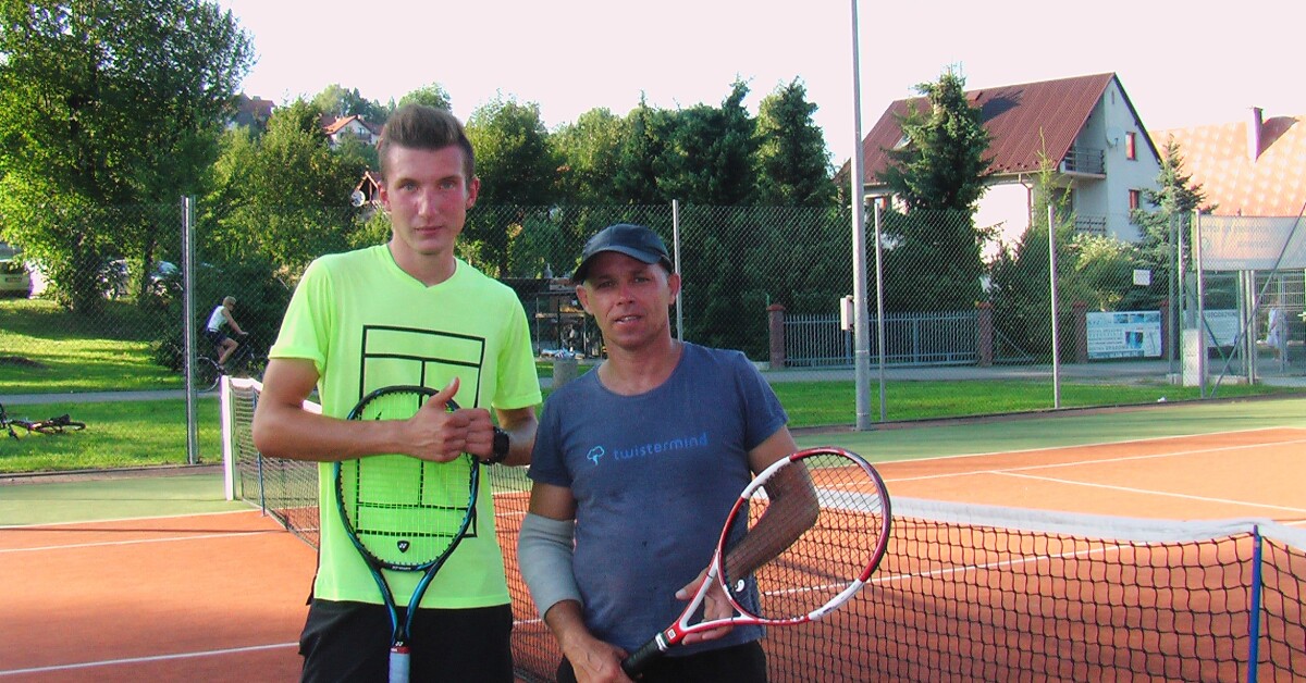Tenis ziemny: Maksymilian Kosek zdobył Puchar Burmistrza 