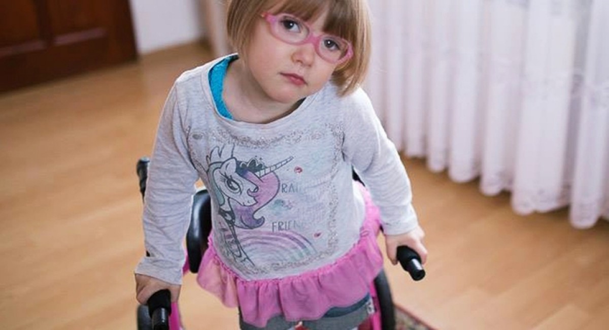 Krzyszkowice: Żeby Laura mogła chodzić potrzeba 250 tys. zł na operację. Czy uda się je uzbierać?