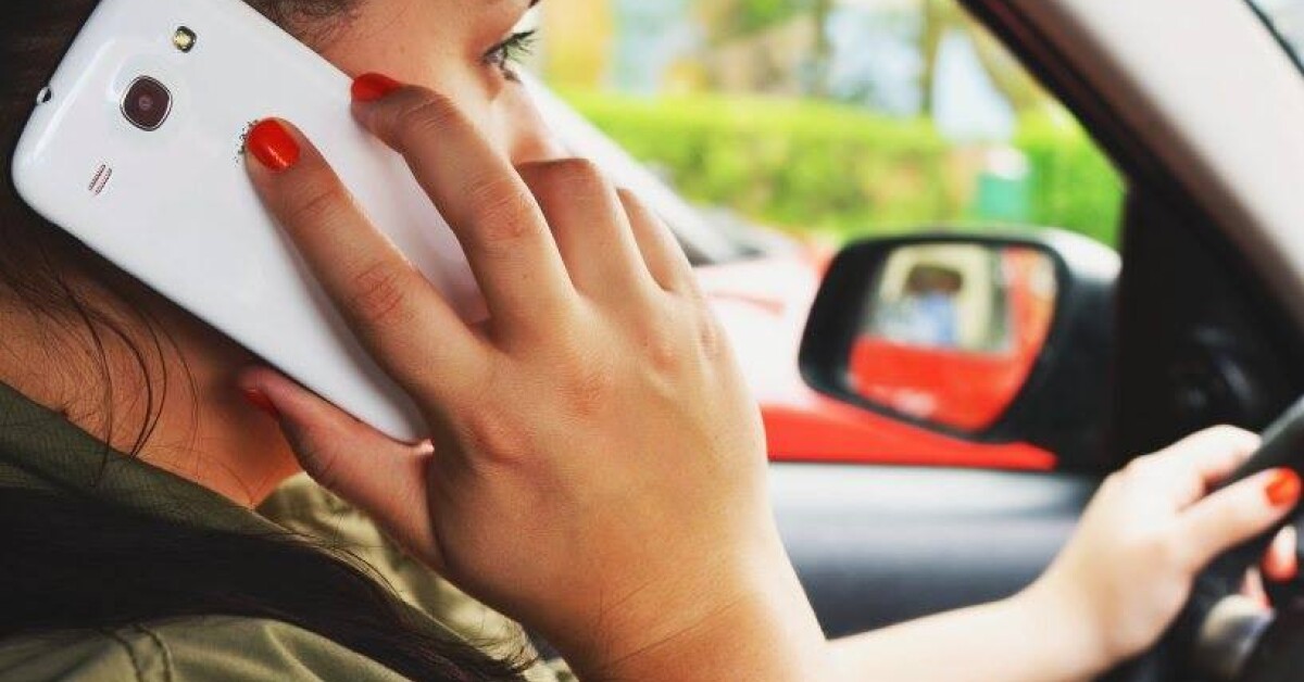 Lubisz rozmawiać przez telefon prowadząc samochód? Szanse na mandat rosną