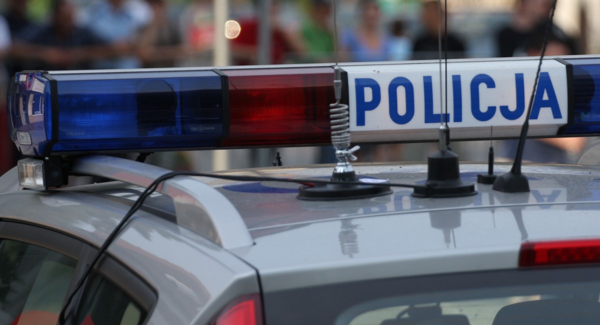 Rudnik: Potrącił idącą chodnikiem 18-latkę i uciekł z miejsca wypadku. Szuka go policja