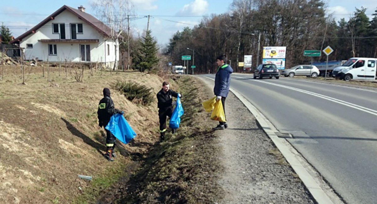 Druhowie na odcinku 4,5 km zebrali 1800 litrów śmieci. Które miejsca wymagają sprzątania po zimie?