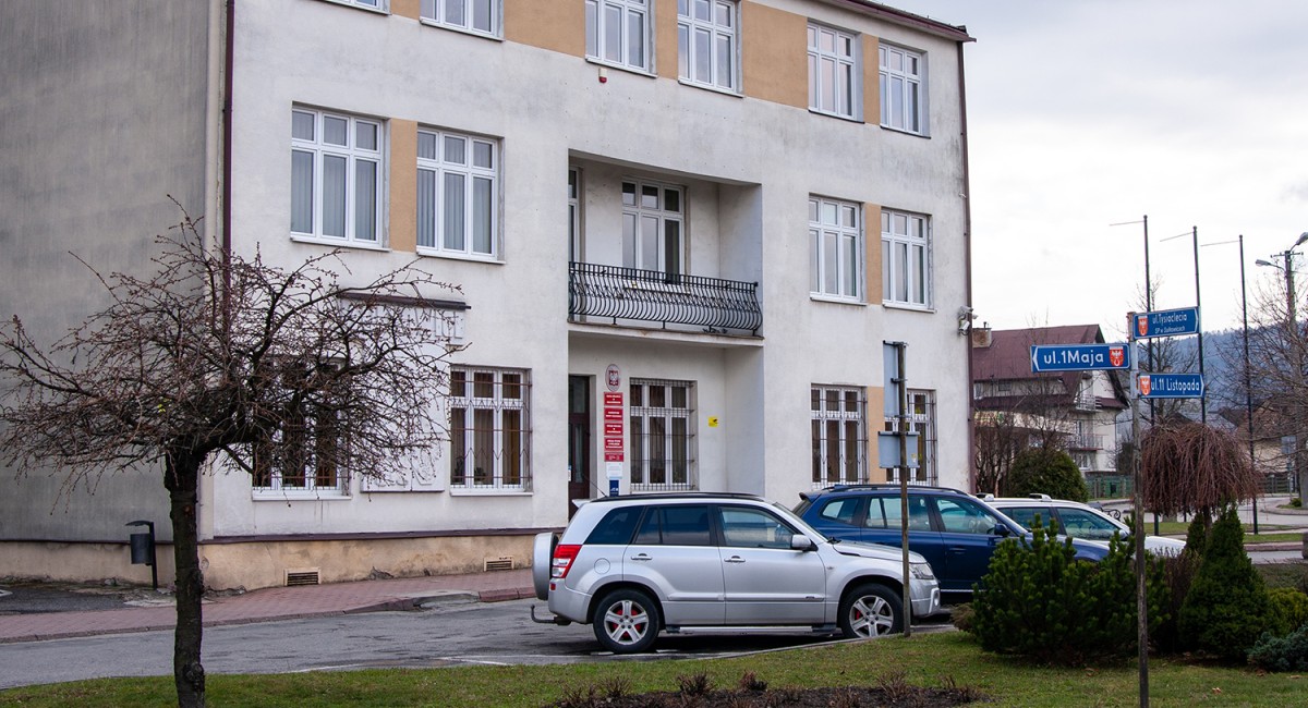 Budynek urzędu może grozić katastrofą budowlaną. Gdzie przenieść urzędników?