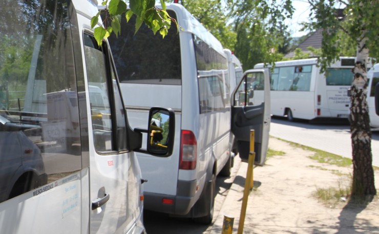 Policjanci sprawdzali busy. Zatrzymali prawo jazdy oraz 5 dowodów rejestracyjnych