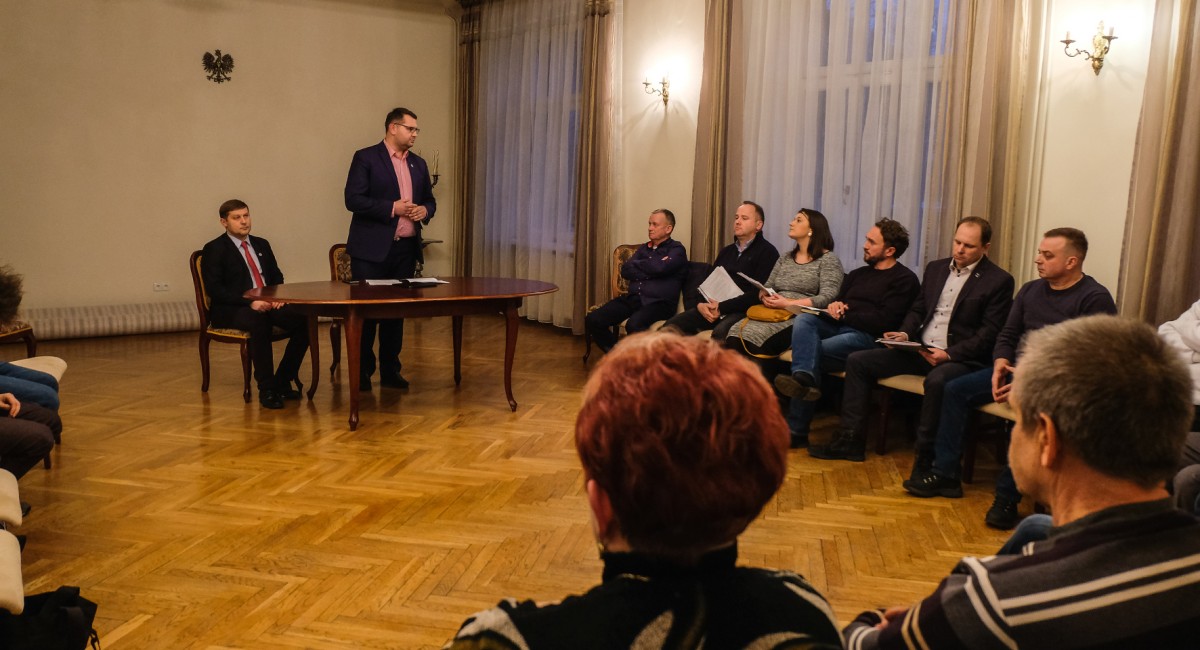 Blokada Zakopianki w Krzyszkowicach. Burmistrz apeluje o złagodzenie protestu. Organizatorzy mają 3 postulaty