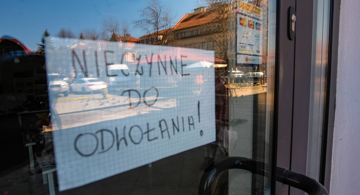 Puste miasto. Zamknięte sklepy. Jaka będzie przyszłość firm i pracowników?