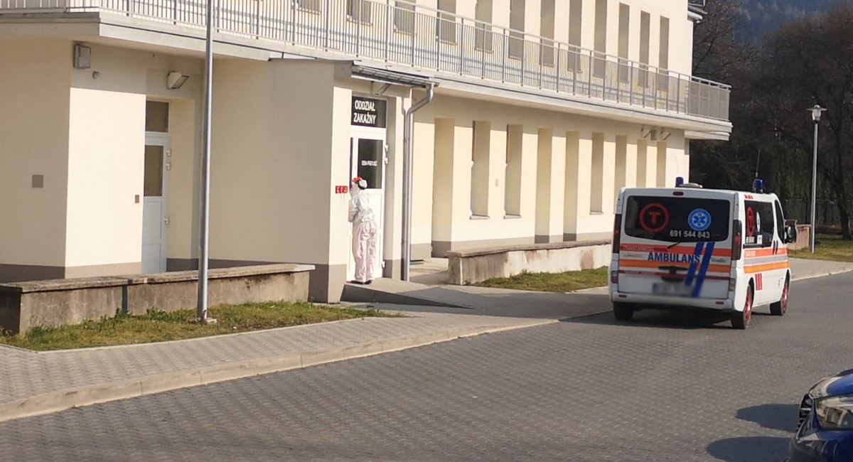 Stan zagrożenia epidemicznego - dzień 7. W kraju 367 osób zakażonych, 6 zmarło. Do Myślenic trafiają kolejni pacjenci