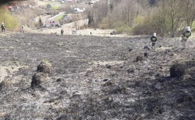 W Święta Wielkanocne nie wszyscy zostali w domach. Gospodarze wypalali łąki i pola
