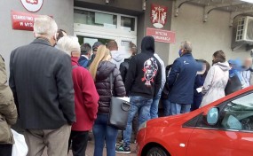 Tak wyglądał poranek przed wydziałem komunikacji w Myślenicach