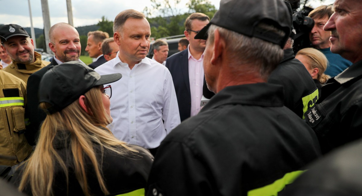 Prezydent Andrzej Duda oglądał skutki nawałnicy w Myślenicach. Burmistrz szacuje straty na co najmniej 10 mln zł