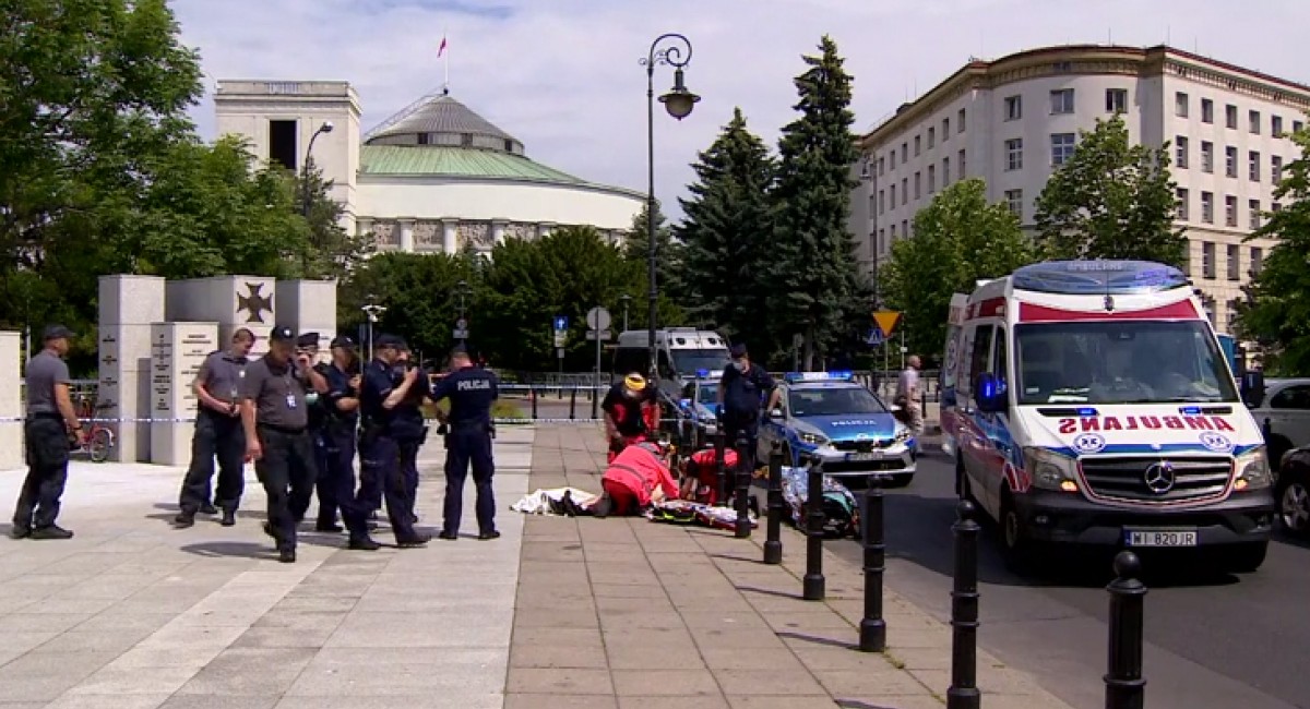 Mężczyzna, który podpalił się pod Sejmem to mieszkaniec powiatu myślenickiego